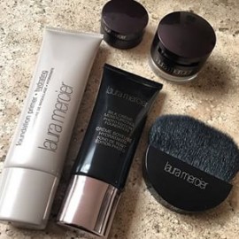 Laura Mercier Silk Crème Moisturizing Photo Edition Foundation